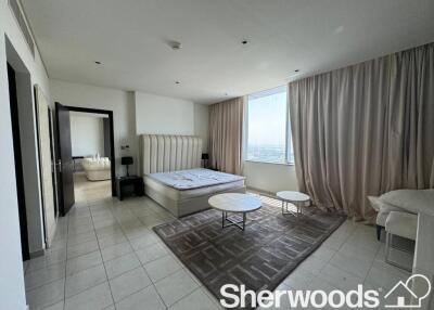 Luxurious Living  Zabeel View with Balcony