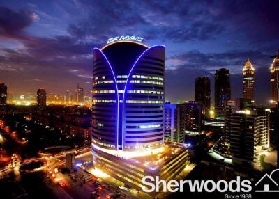 Vacant Fitted office with City View Barsha Heights