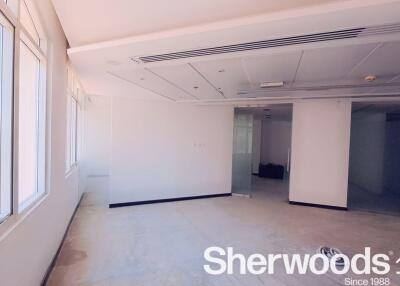 Fitted office or clinic space in the heart of DHCC near to Metro
