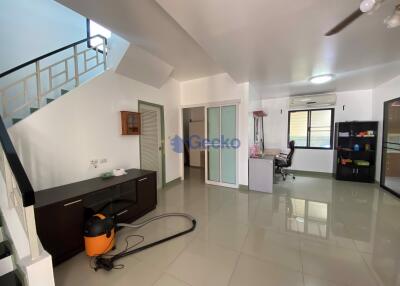 3 Bedrooms House in Far Greenery Village North Pattaya H011625