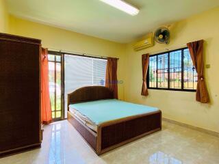 3 Bedrooms House in Pattaya Paradise Village 2 East Pattaya H008798