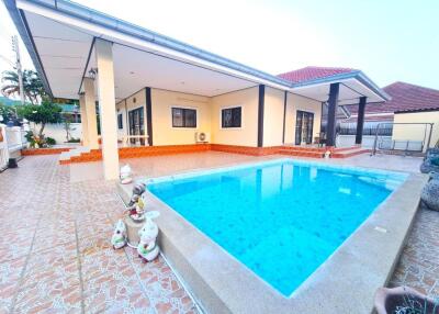 Beautiful 3-bedroom poolvilla in Bang Saray