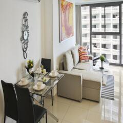 Modern and large one bedroom condo