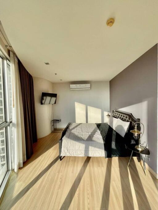 Skywalk Condominium - 1 Bed Condo for Rent *SKYW11560