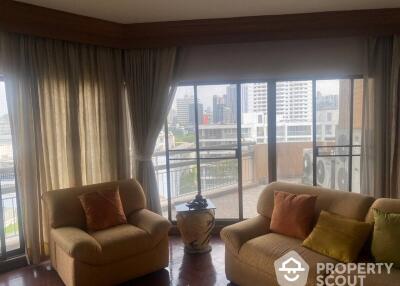 3-BR Condo at Castle Hill Mansion Condominium near BTS Ekkamai