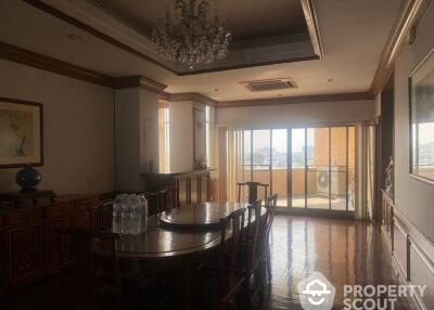 3-BR Condo at Castle Hill Mansion Condominium near BTS Ekkamai