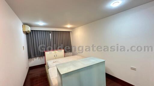 3 Bedrooms Townhouse with Study - Sathorn Chong Nonsi BTS