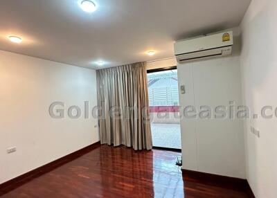 3 Bedrooms Townhouse with Study - Sathorn Chong Nonsi BTS