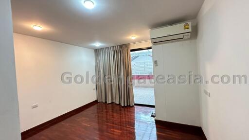 3 Bedrooms Townhouse with Study - Sathorn Chong Nonsi BTS