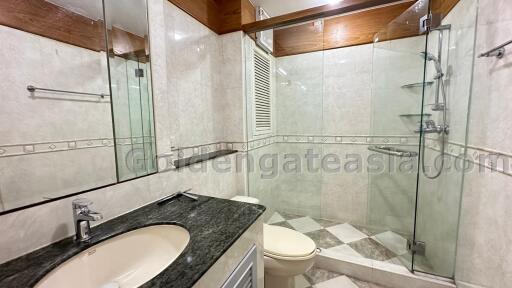 3 Bedrooms Townhouse with Study - Sathorn Chong Nonsi BTS