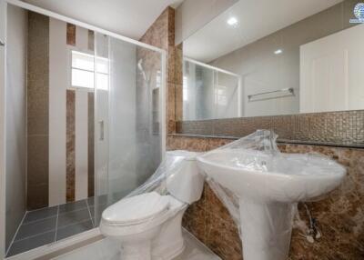 Modern bathroom with clean design and high-quality finishes