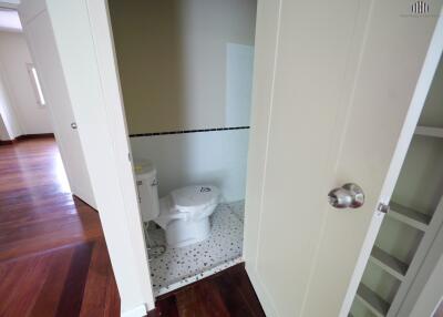 Small Bathroom with toilet