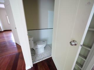 Small Bathroom with toilet