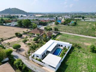 Stylish 3 Bedroom Pool Villa in East Pattaya