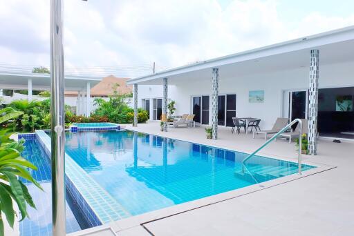 Stylish 3 Bedroom Pool Villa in East Pattaya