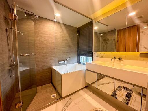 2-bedroom high-end condo for sale in Phromphong area