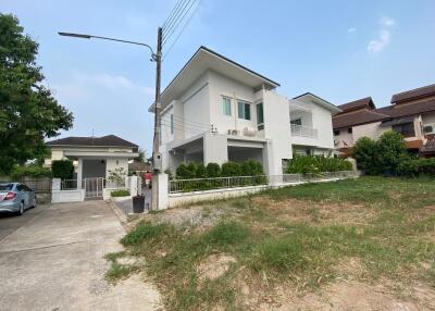 Modern house with pool for sale in San Sai, Chiang Mai