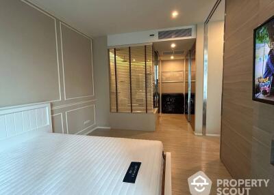 1-BR Condo at The Room Sukhumvit 21 near MRT Sukhumvit