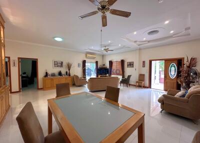 3 Bedrooms House in Pattaya Park Hill North Pattaya H011632