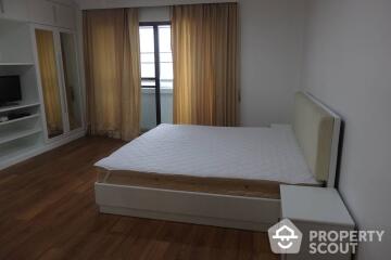 3-BR Condo at Baan Suanpetch Condominium near BTS Phrom Phong