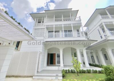 4-Bedrooms Detached Modern House in small compound - Phrom Phong BTS