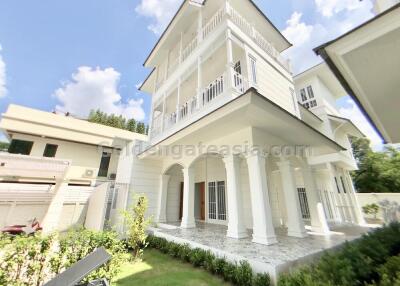 4-Bedrooms Detached Modern House in small compound - Phrom Phong BTS