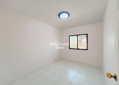 Modern, 3 bedroom, 2 bathroom Townhouse for sale in East Pattaya.