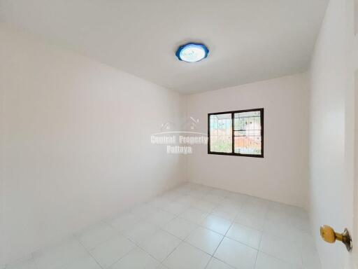 Modern, 3 bedroom, 2 bathroom Townhouse for sale in East Pattaya.