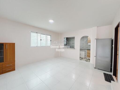 Modern, 3 bedroom, 2 bathroom Townhouse for sale in East Pattaya.