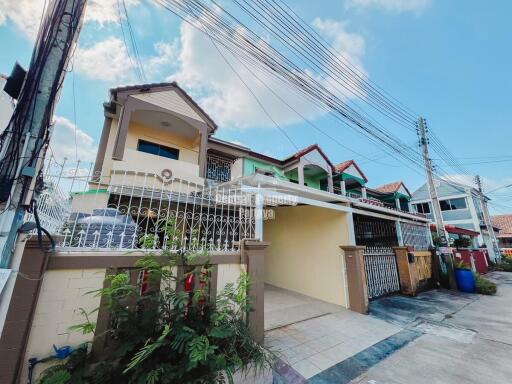 Modern, 3 bedroom, 2 bathroom Townhouse for sale in East Pattaya.