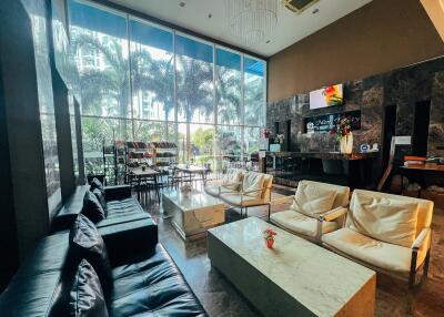 Spacious studio for sale in foreign name in Nam Talay Condo, Na Jomtien.