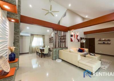 Villa Only 500 meters to Dongtan/Jomtien Beach with a Private Beach Access for Sale!