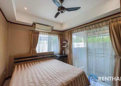 Villa Only 500 meters to Dongtan/Jomtien Beach with a Private Beach Access for Sale!