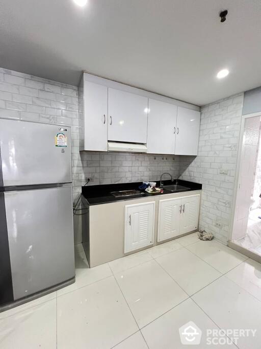 2-BR Condo at Wittayu Complex near BTS Phloen Chit