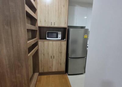 1-BR Condo at Condolette Light Convent near BTS Sala Daeng