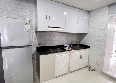 2 bed Condo in Wittayu Complex Makkasan Sub District C020982