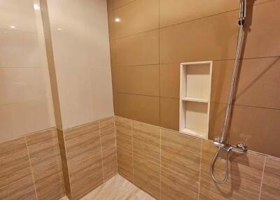 2 bed Condo in The Address Pathumwan Thanonphetchaburi Sub District C020981