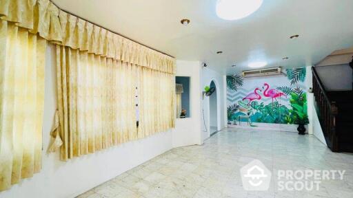 5-BR House near MRT Sam Yot