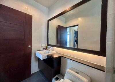 Modern bathroom with elegant fixtures