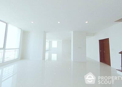 2-BR Penthouse at Asoke Place near MRT Sukhumvit