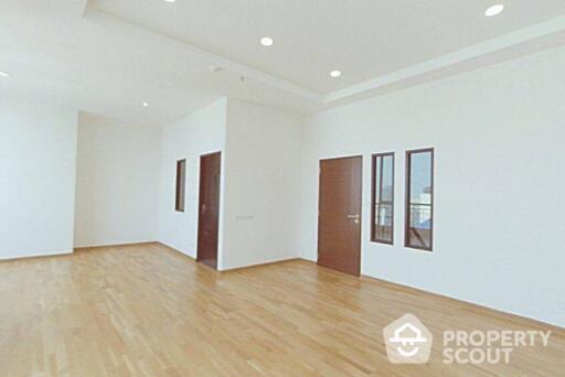 2-BR Penthouse at Asoke Place near MRT Sukhumvit