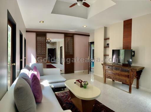 4 Bedrooms House Villa with Private Pool in Compound - BangNa