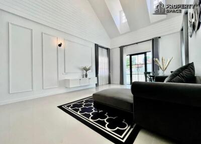 Modern 3 Bedroom East Pattaya Pool Villa For Sale