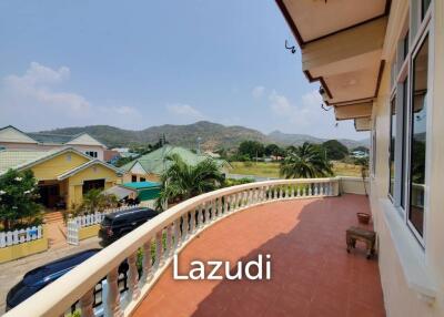 Tropical Hills : 2 storey 4 bed pool villa Soi 6