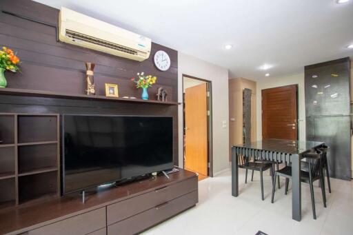 Luxury Fully Furnished One-Bedroom Condo in Prime Chiang Mai Location