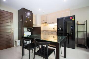 Luxury Fully Furnished One-Bedroom Condo in Prime Chiang Mai Location