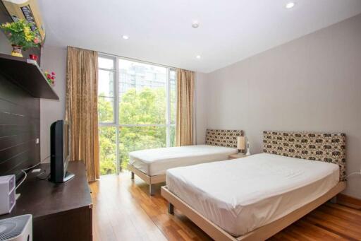 Luxury Fully Furnished One-Bedroom Condo in Prime Chiang Mai Location