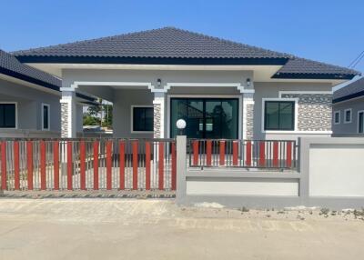 New 3-bedroom house in Banglamung