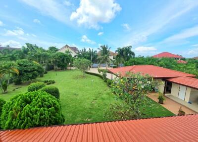 4-Bedroom Pool Villa near Bang Saray Beach