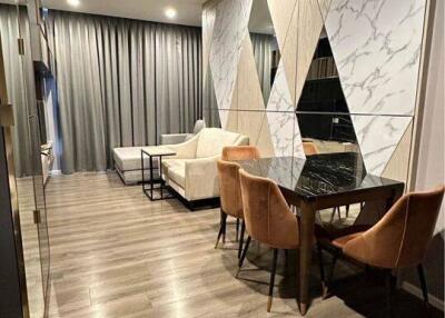 1-BR Condo at Whizdom Essence Sukhumvit near BTS Punnawithi